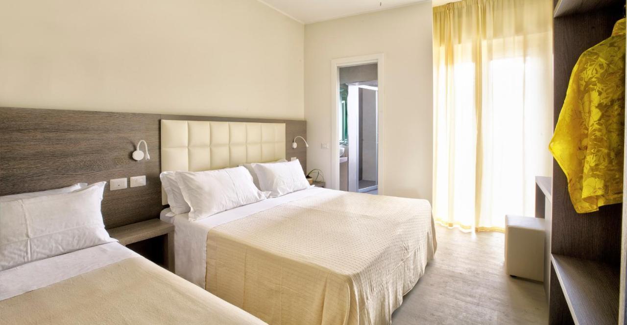 Hotel Clara Riccione Exterior photo